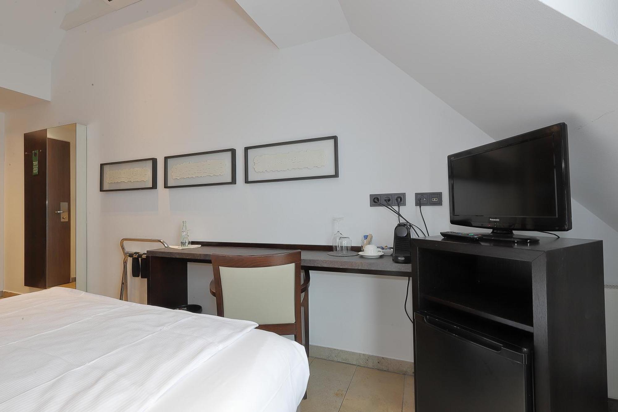 Devin Art Hotel Düsseldorf Exteriör bild